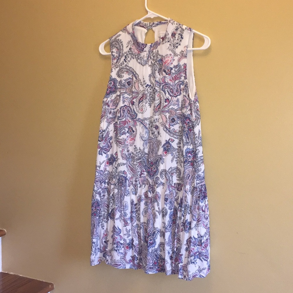 Ladies high collar, key hole back dress!